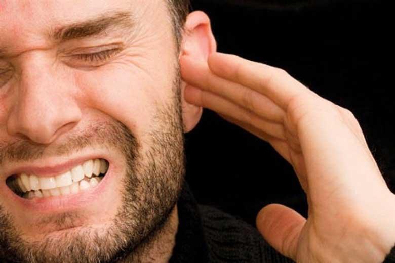 علت وزوز گوش چیست؟
